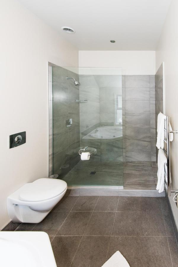 Lakeside Luxury With Spa Queenstown Extérieur photo